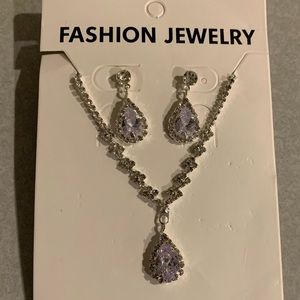 New Fashion Jewelry necklace and earrings